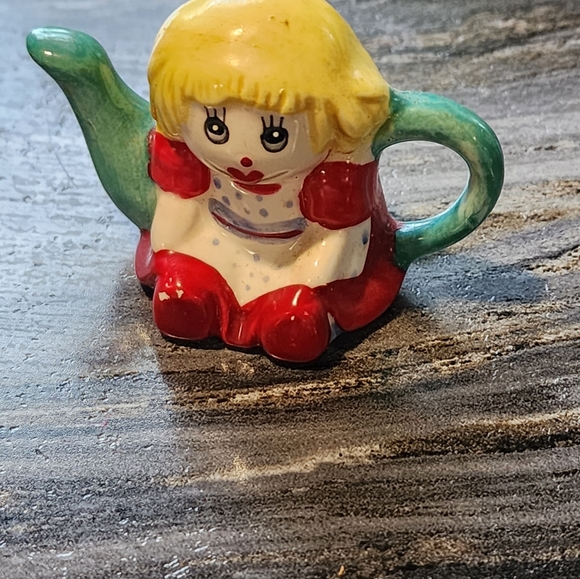 Mini red rose vintage teapots collection - Picture 2 of 7